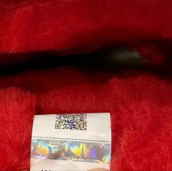 NWOB Ugg Girls Gel Hearts Boots Metallic Red  Size Youth/Womens 5 - Picture 6 of 6